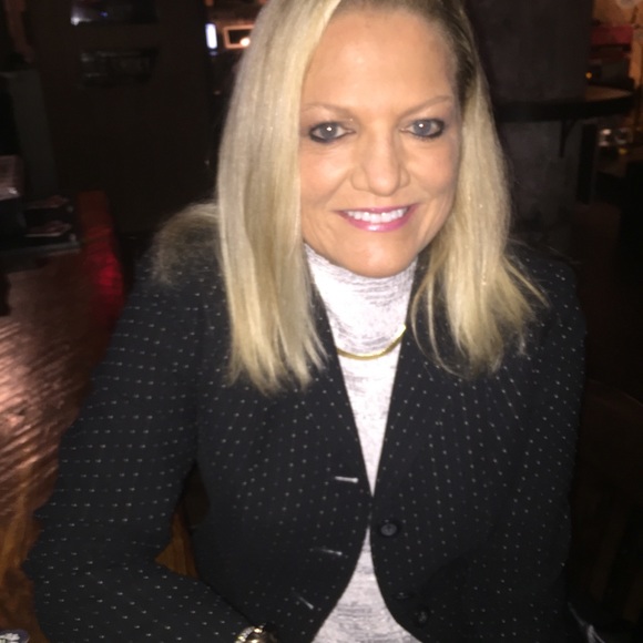 Meet your Posher, Deborah - Picture 1 of 1